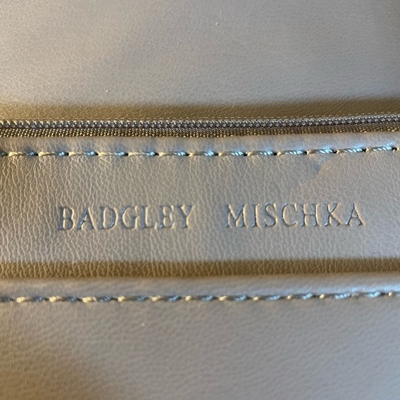 Badgley Mischka Vegan Leather Crossbody Purse, Taupe, Quilted, Gold Chai… - Picture 8 of 8